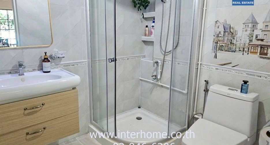 For sale 4 bedrooms house in Lam Luk Ka, Pathum Thani