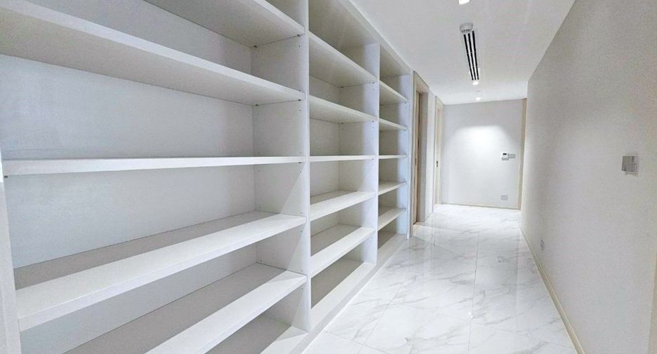 Apartamento con servicios en alquiler de 4 habitaciones en Khlong Toei, Bangkok