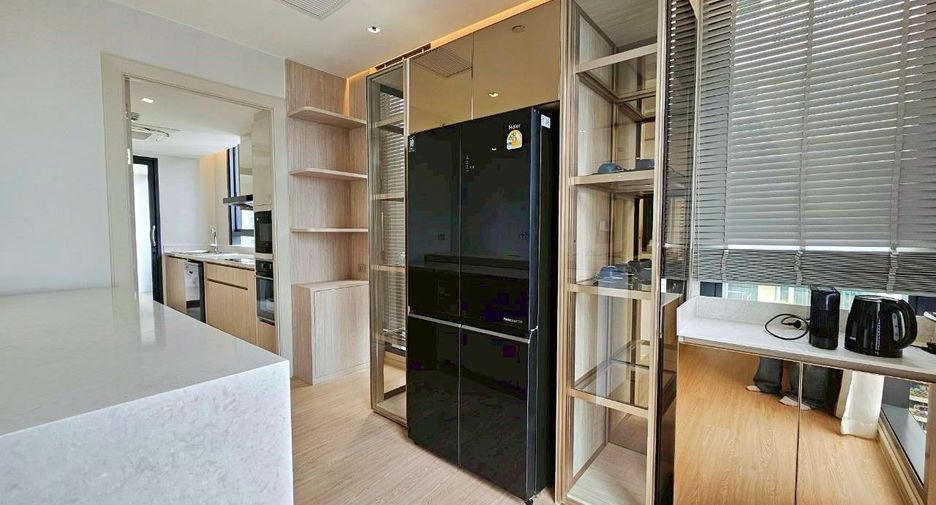 Apartamento con servicios en alquiler de 4 habitaciones en Khlong Toei, Bangkok