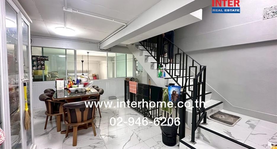 For sale 4 bedrooms retail Space in Pom Prap Sattru Phai, Bangkok