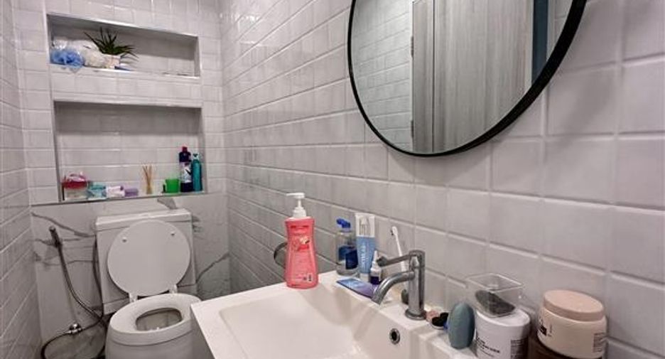 For sale 4 bedrooms retail Space in Pom Prap Sattru Phai, Bangkok