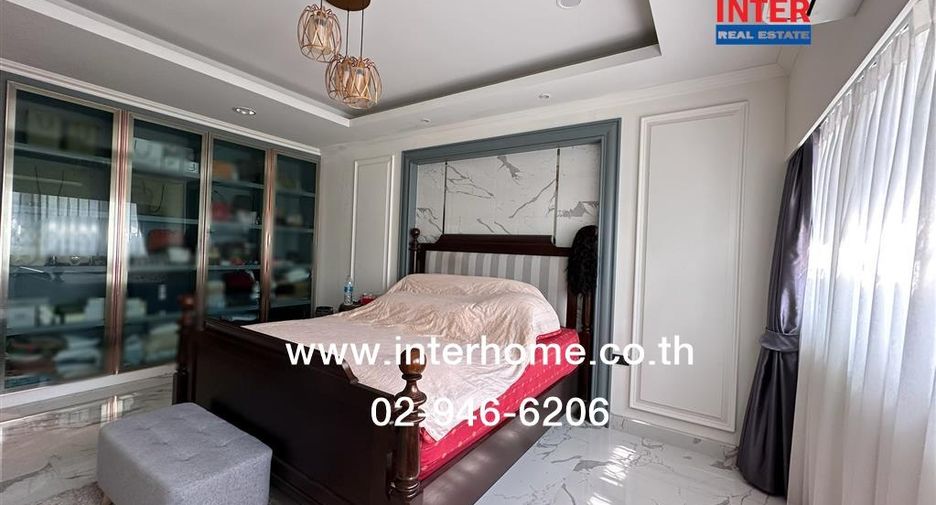 For sale 4 bedrooms retail Space in Pom Prap Sattru Phai, Bangkok