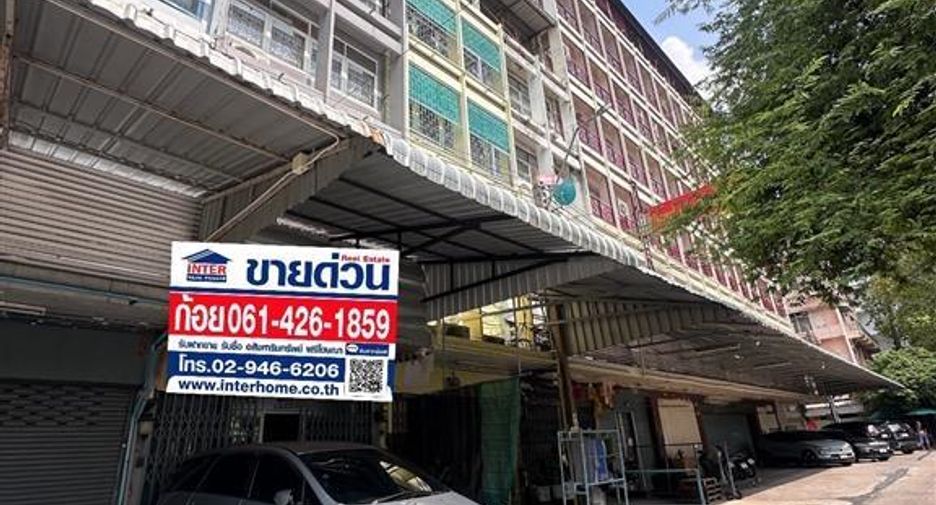 For sale 4 bedrooms retail Space in Pom Prap Sattru Phai, Bangkok
