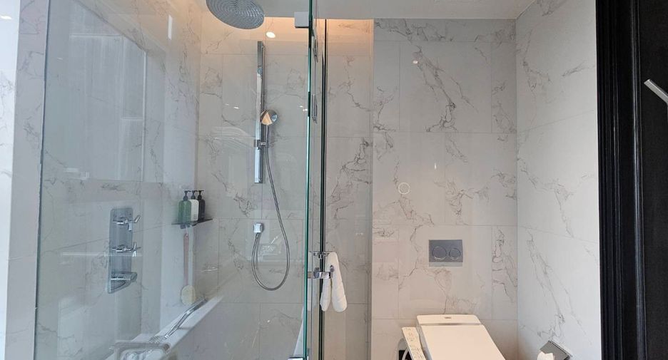 For rent 2 bedrooms serviced apartment in Khlong Toei, Bangkok