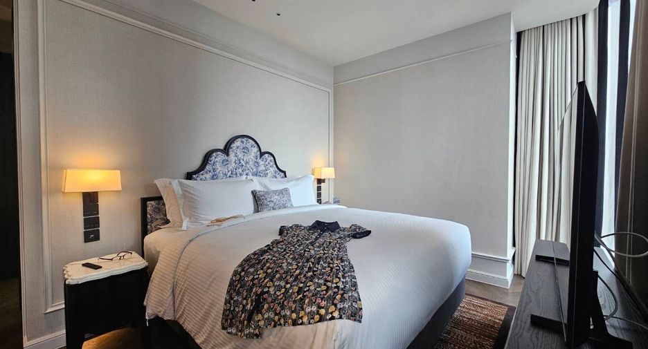 For rent 2 bedrooms serviced apartment in Khlong Toei, Bangkok
