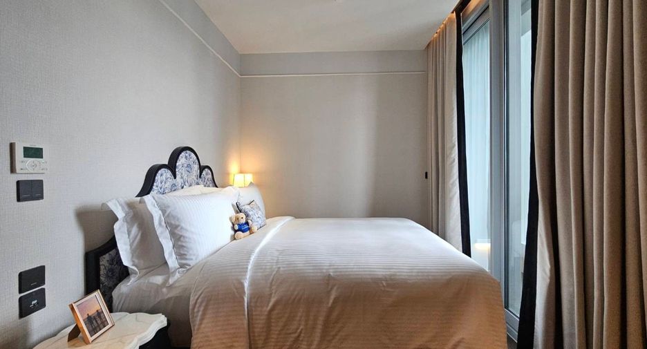 For rent 2 bedrooms serviced apartment in Khlong Toei, Bangkok