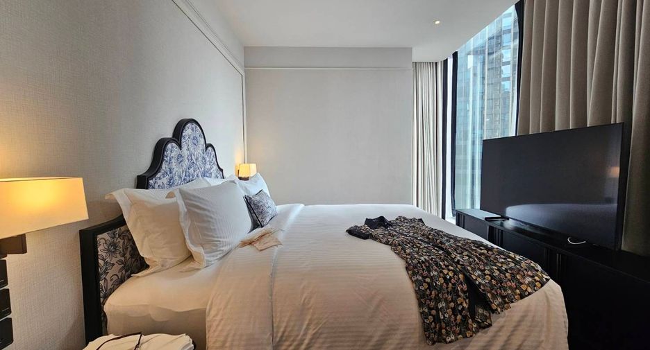 For rent 2 bedrooms serviced apartment in Khlong Toei, Bangkok