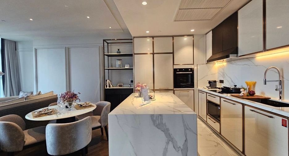 For rent 2 bedrooms serviced apartment in Khlong Toei, Bangkok
