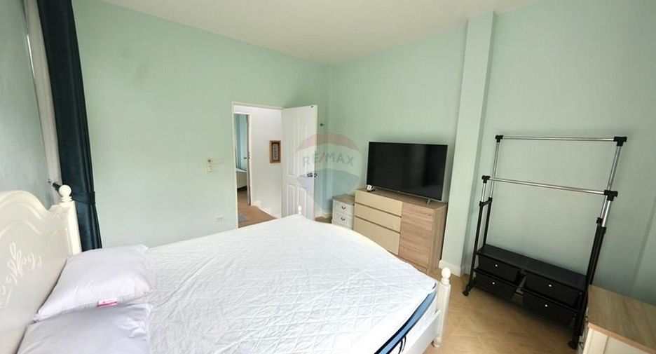 For sale 10 bedrooms retail Space in Khanom, Nakhon Si Thammarat