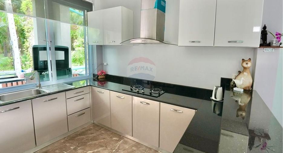 For sale 10 bedrooms retail Space in Khanom, Nakhon Si Thammarat