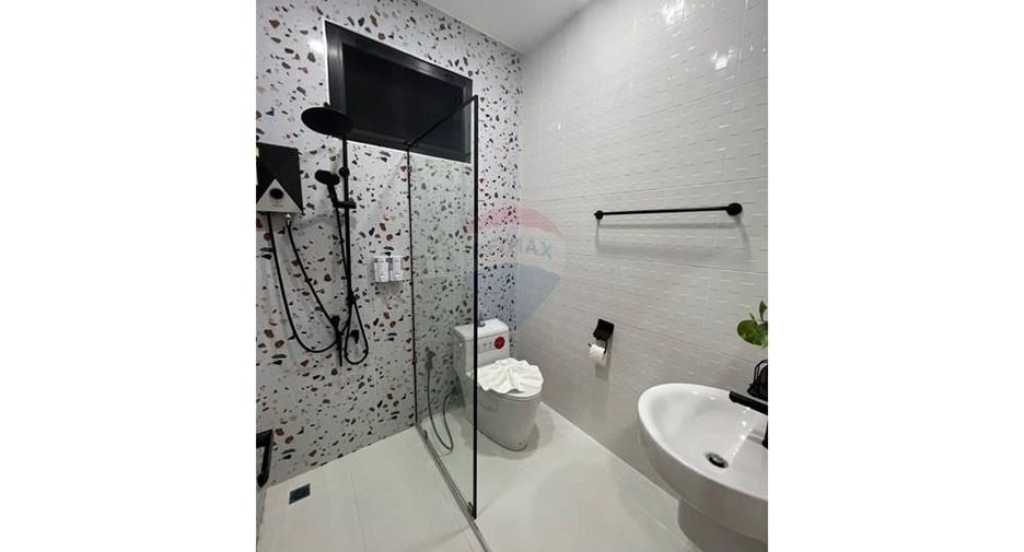 For sale 6 bedrooms villa in Khanom, Nakhon Si Thammarat