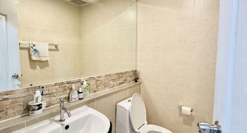 For sale 3 bedrooms townhouse in Si Racha, Chonburi