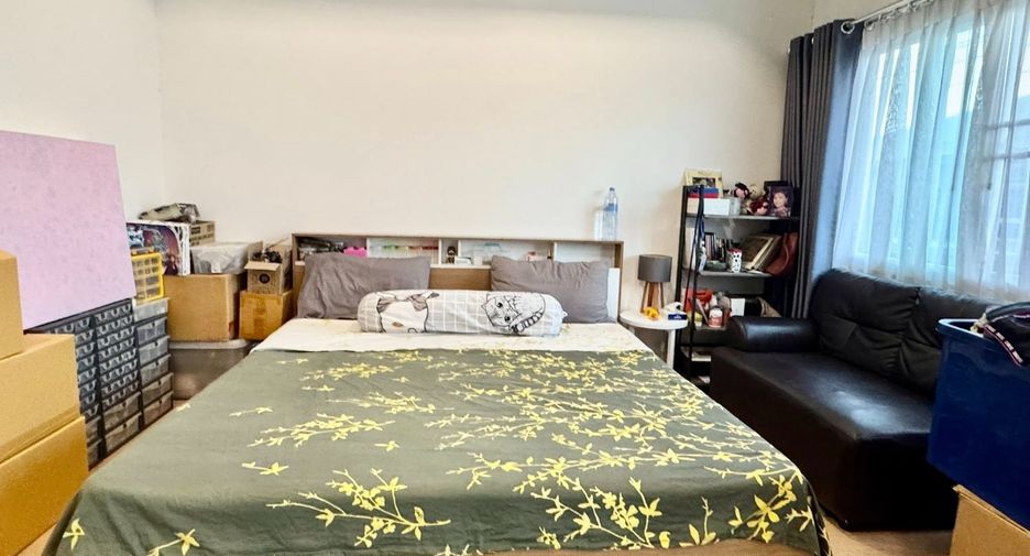 For sale 3 bedrooms townhouse in Si Racha, Chonburi