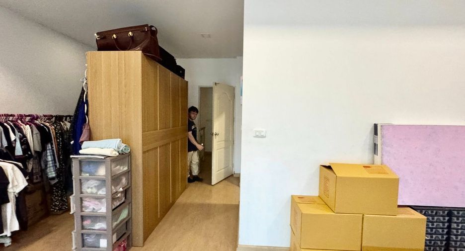 For sale 3 bedrooms townhouse in Si Racha, Chonburi