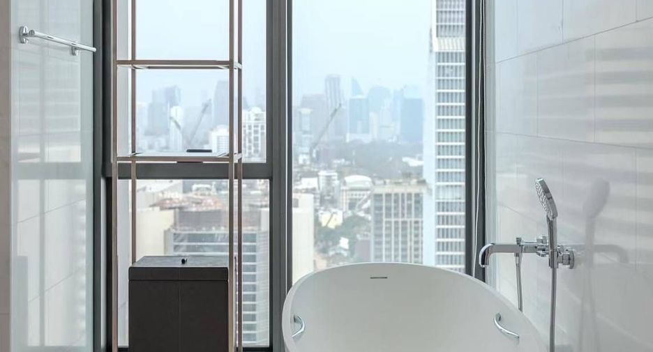 Wohnung zur Miete und zum Kauf mit 5 Zimmer in Pathum Wan, Bangkok
