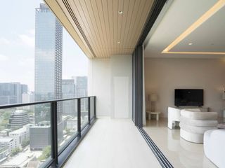 À louer et à vendre 5 chambres condo à Pathum Wan, Bangkok