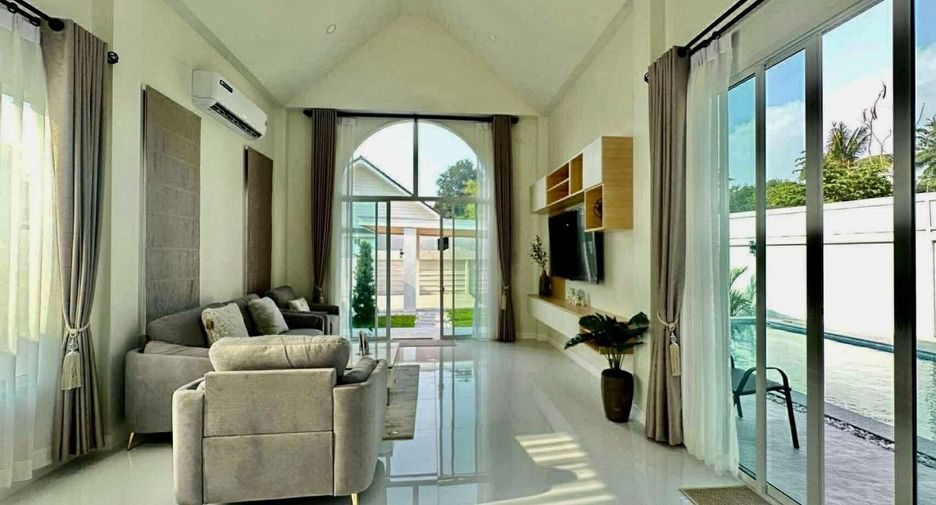 For rent 3 bedrooms villa in Bang Lamung, Chonburi
