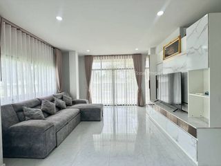 À louer 4 chambres maison à Si Racha, Chonburi