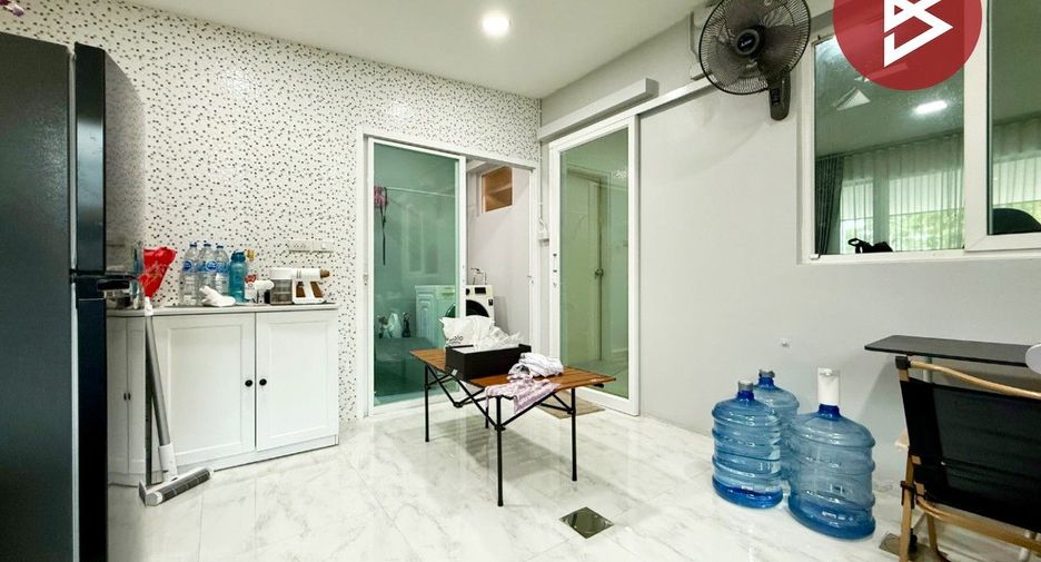 Reihenhaus zum Kauf mit 3 Zimmer in Min Buri, Bangkok