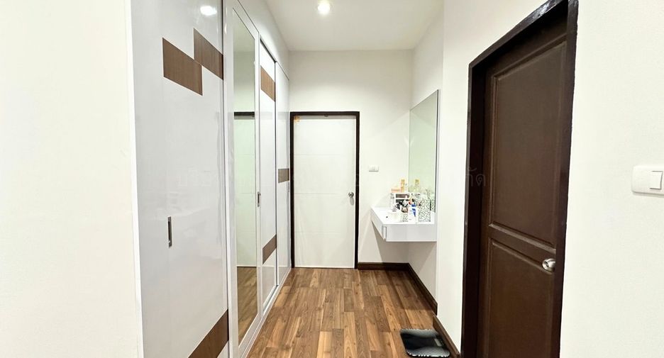 For rent 3 bedrooms house in Si Racha, Chonburi