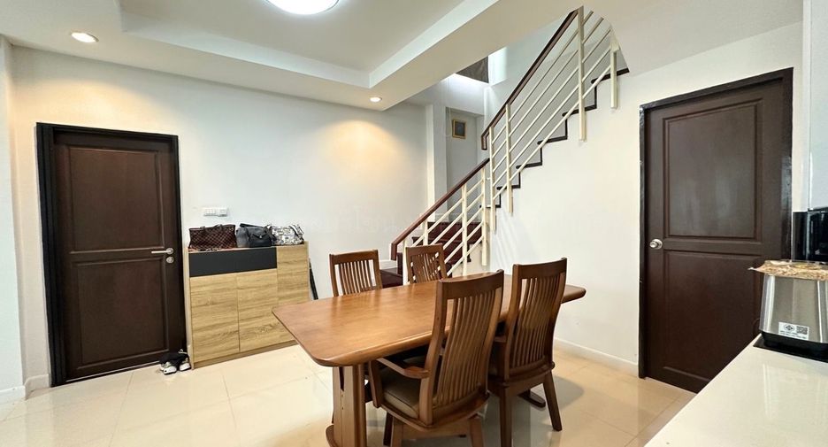 For rent 3 bedrooms house in Si Racha, Chonburi