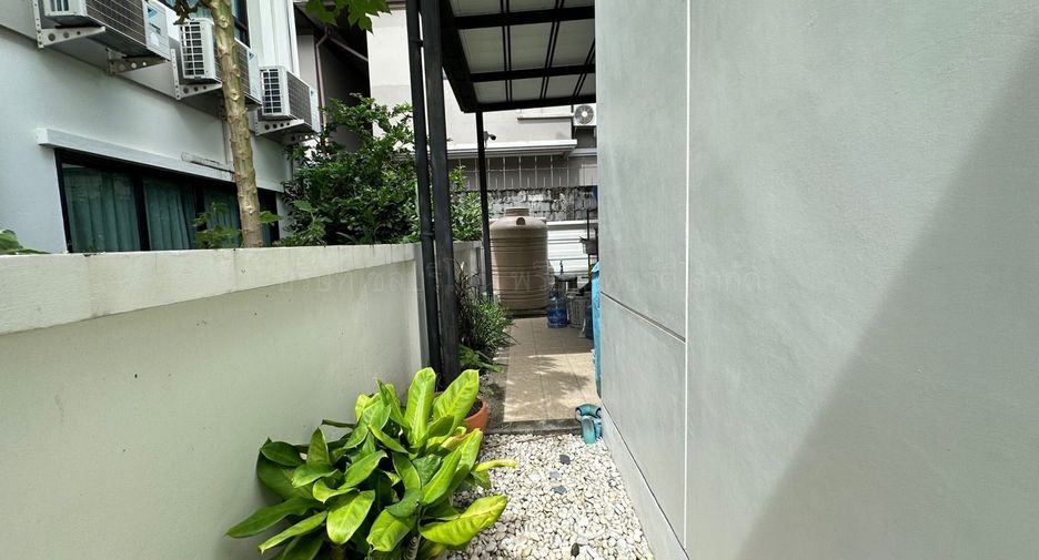 For rent 3 bedrooms house in Si Racha, Chonburi