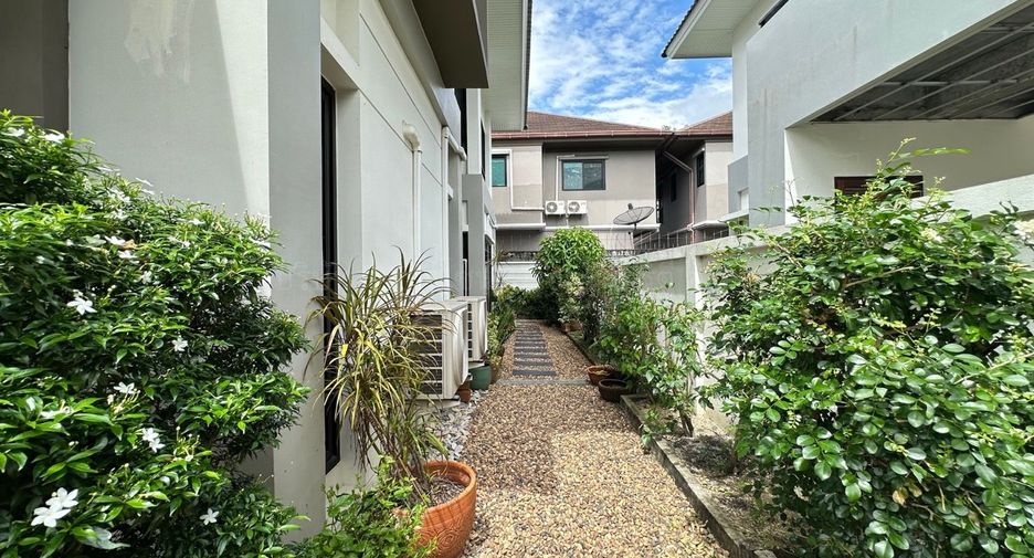 For rent 3 bedrooms house in Si Racha, Chonburi