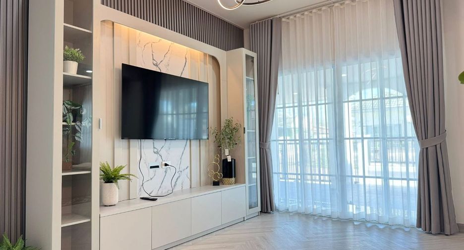 For sale 3 bedrooms house in Si Racha, Chonburi