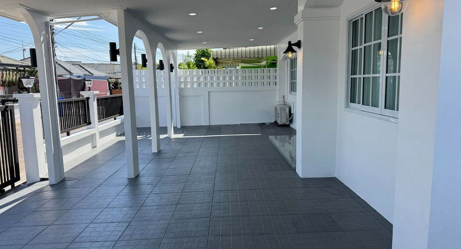 For sale 3 bedrooms house in Si Racha, Chonburi
