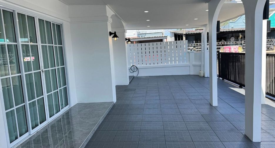 For sale 3 bedrooms house in Si Racha, Chonburi