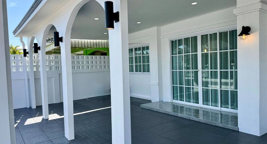 For sale 3 bedrooms house in Si Racha, Chonburi