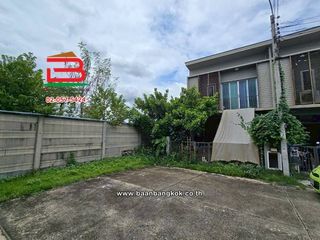 For sale 1 bed townhouse in Don Mueang, Bangkok