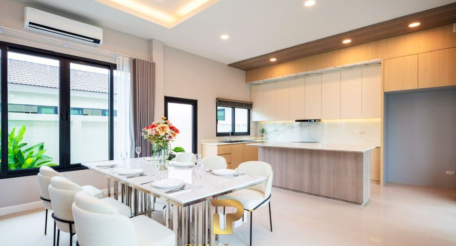 For sale 3 bedrooms villa in Bang Lamung, Chonburi