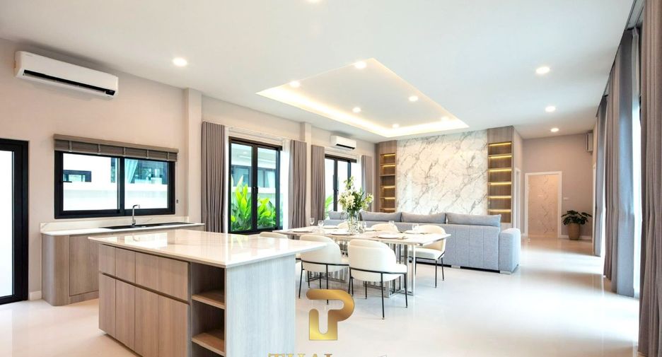 For sale 3 bedrooms villa in Bang Lamung, Chonburi