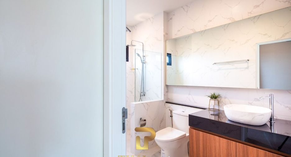 For sale 3 bedrooms villa in Bang Lamung, Chonburi