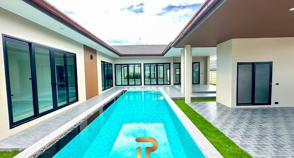 For sale 3 bedrooms villa in Bang Lamung, Chonburi