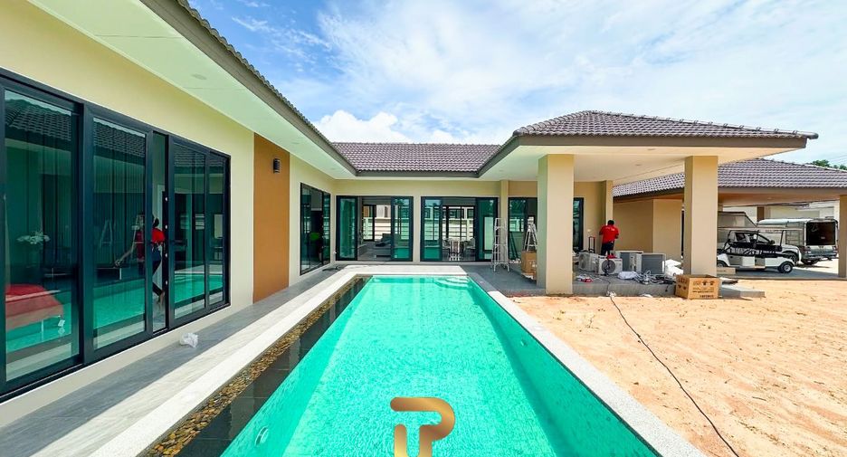 For sale 3 bedrooms villa in Bang Lamung, Chonburi