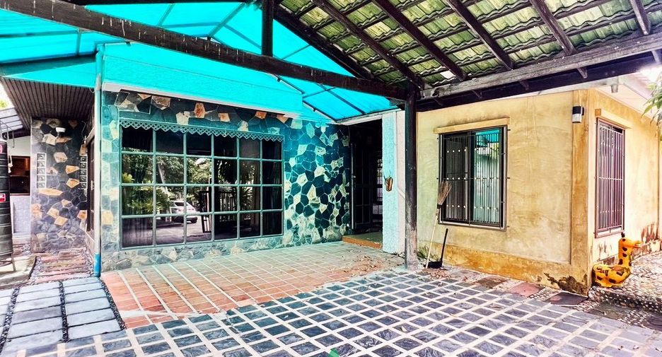 出售 4 卧室 独立屋 在 Khlong Sam Wa, 曼谷