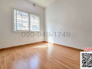 For rent 4 bedrooms townhouse in Mueang Nonthaburi, Nonthaburi