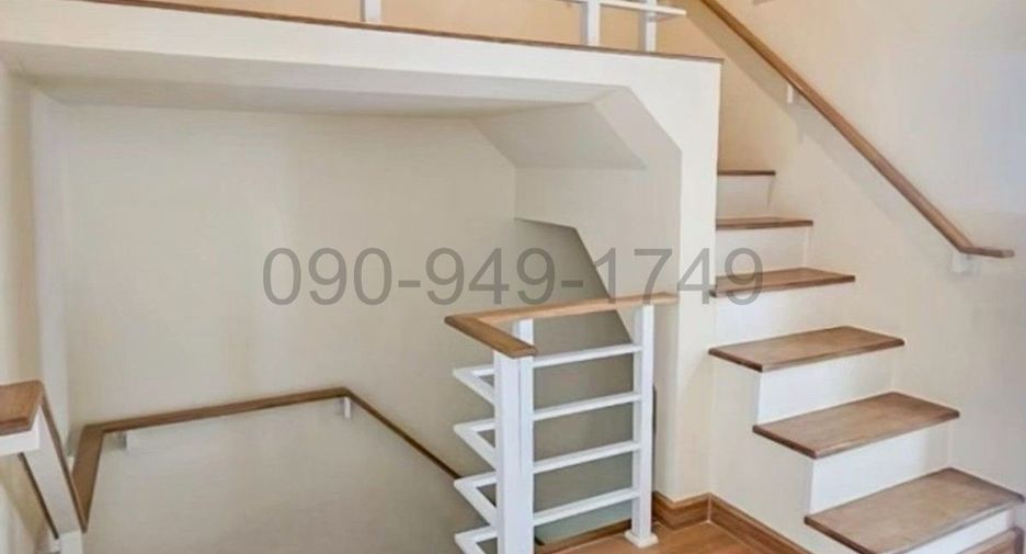 For rent 4 bedrooms townhouse in Mueang Nonthaburi, Nonthaburi