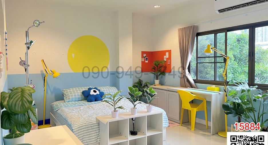 For rent 10 bedrooms townhouse in Watthana, Bangkok