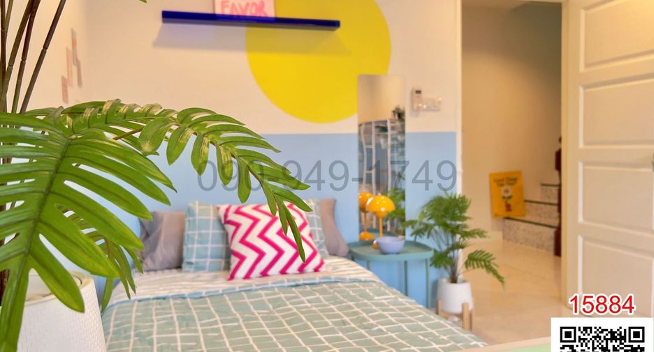 For rent 10 bedrooms townhouse in Watthana, Bangkok