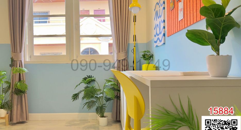 For rent 10 bedrooms townhouse in Watthana, Bangkok