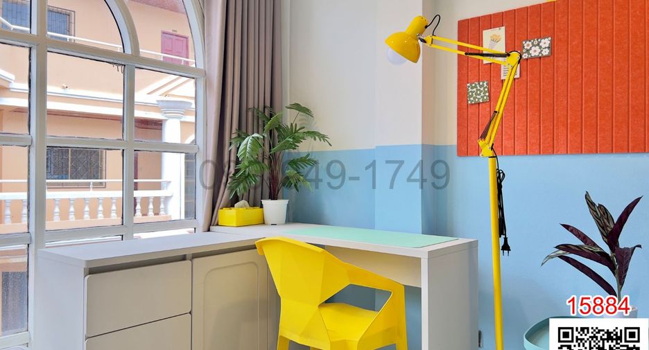 For rent 10 bedrooms townhouse in Watthana, Bangkok