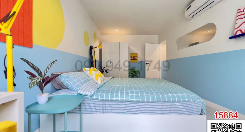 For rent 10 bedrooms townhouse in Watthana, Bangkok