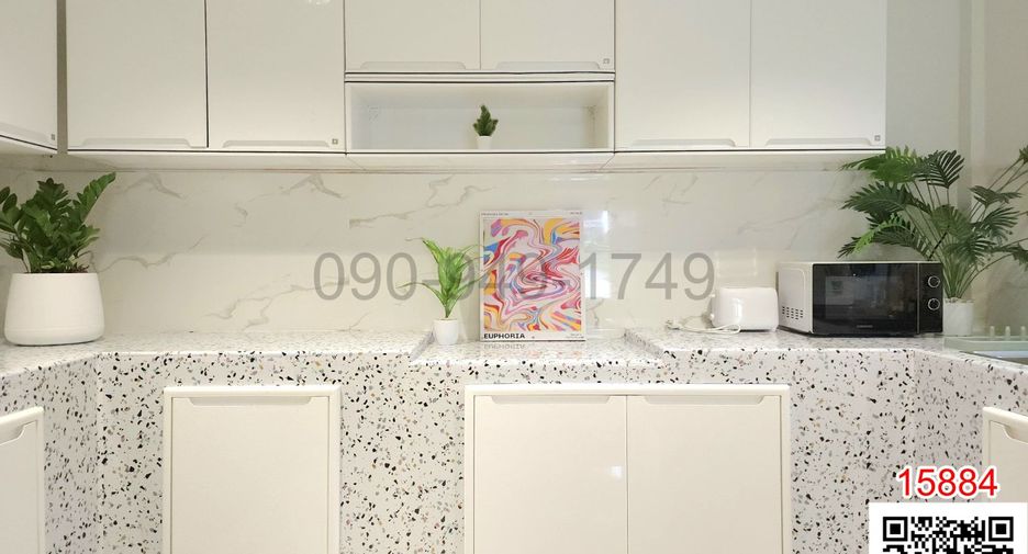 For rent 10 bedrooms townhouse in Watthana, Bangkok