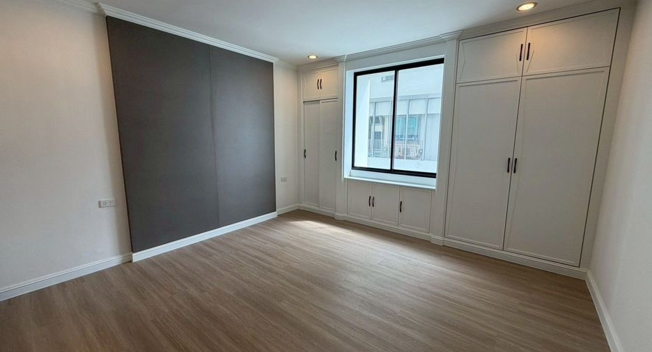 Condo en venta de 3 habitaciones en Khlong Toei, Bangkok