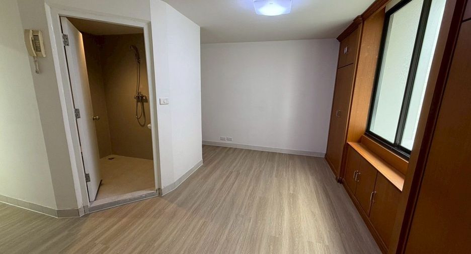 Condo en venta de 3 habitaciones en Khlong Toei, Bangkok