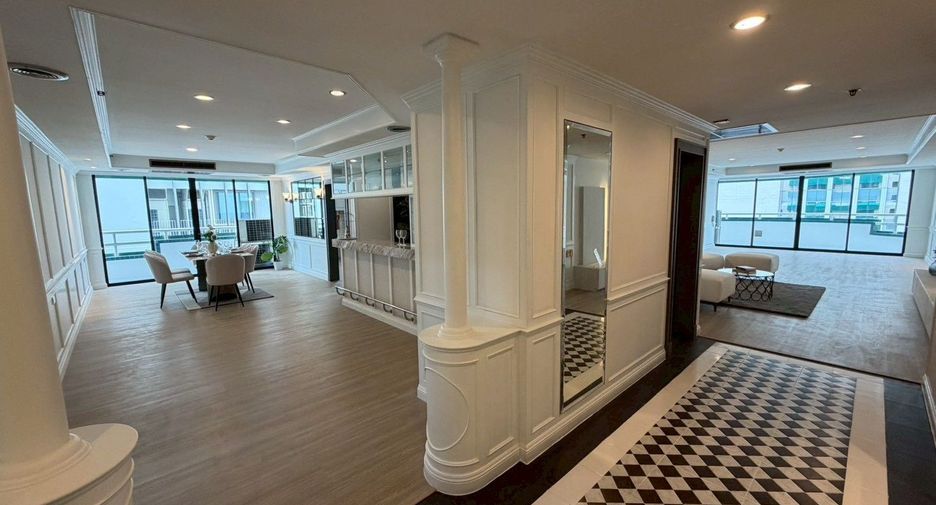 Condo en venta de 3 habitaciones en Khlong Toei, Bangkok