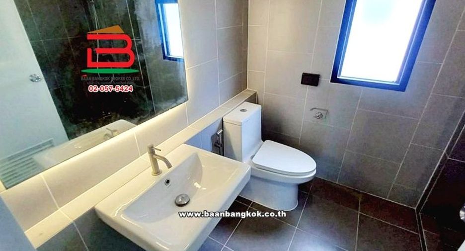 À louer et à vendre 4 chambres maison à Bang Pakong, Chachoengsao